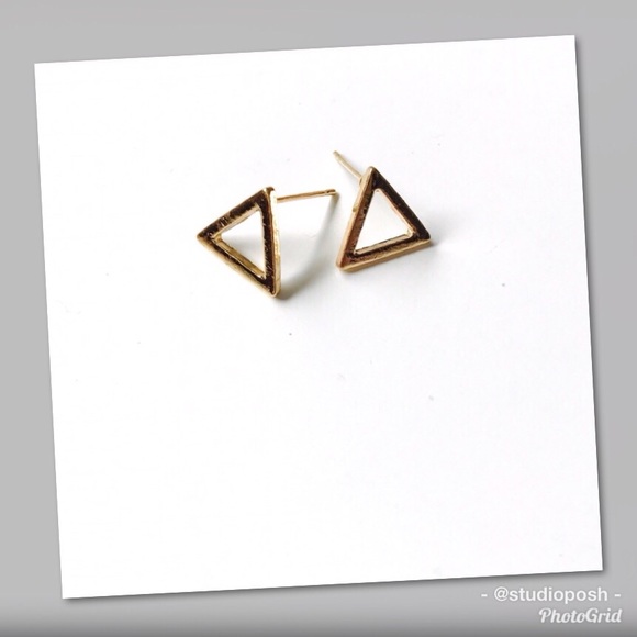 Bondhu Jewelry - 🌿Bondhu Minimalist Triangle Earrings🌿